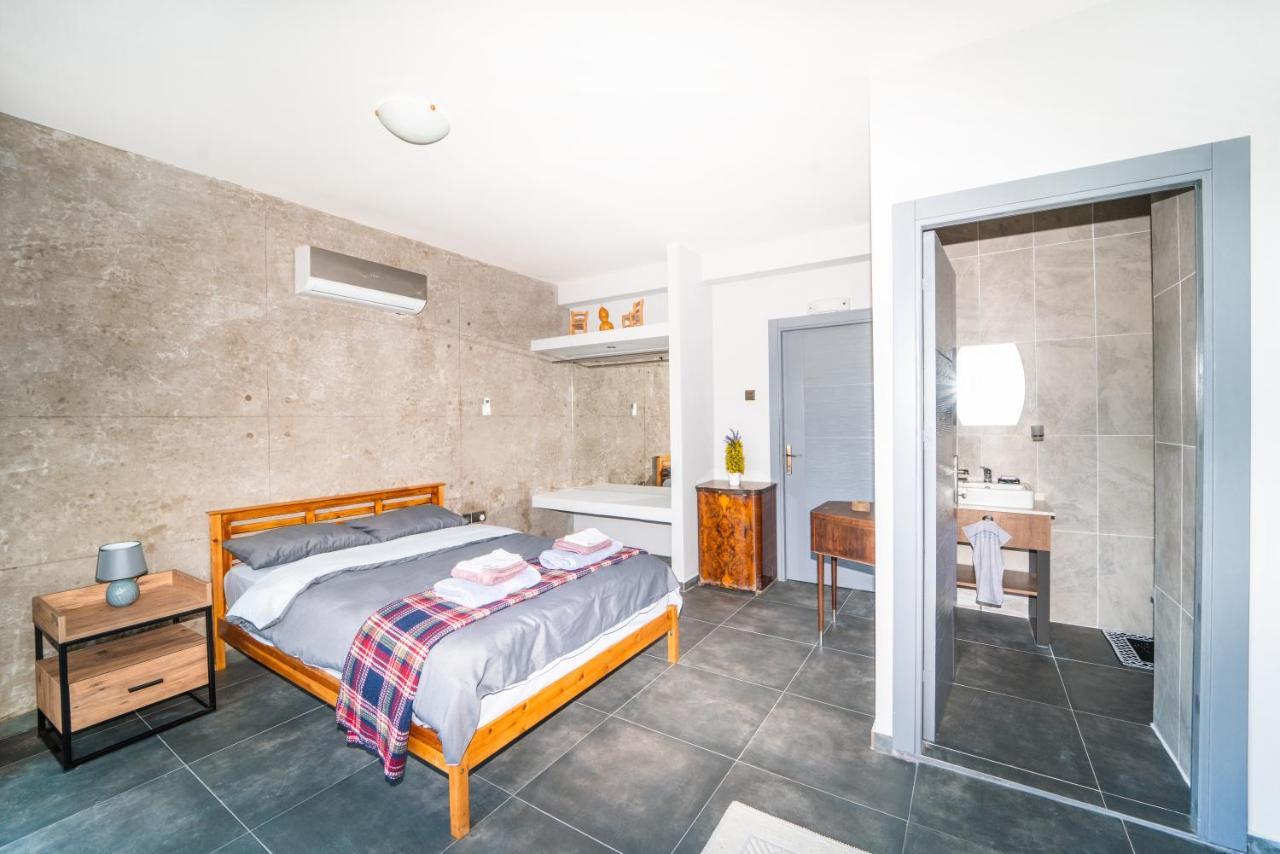 Chardonnay Guest Studio Rooms With Great View For Nature Lovers Kyrenia  Eksteriør billede