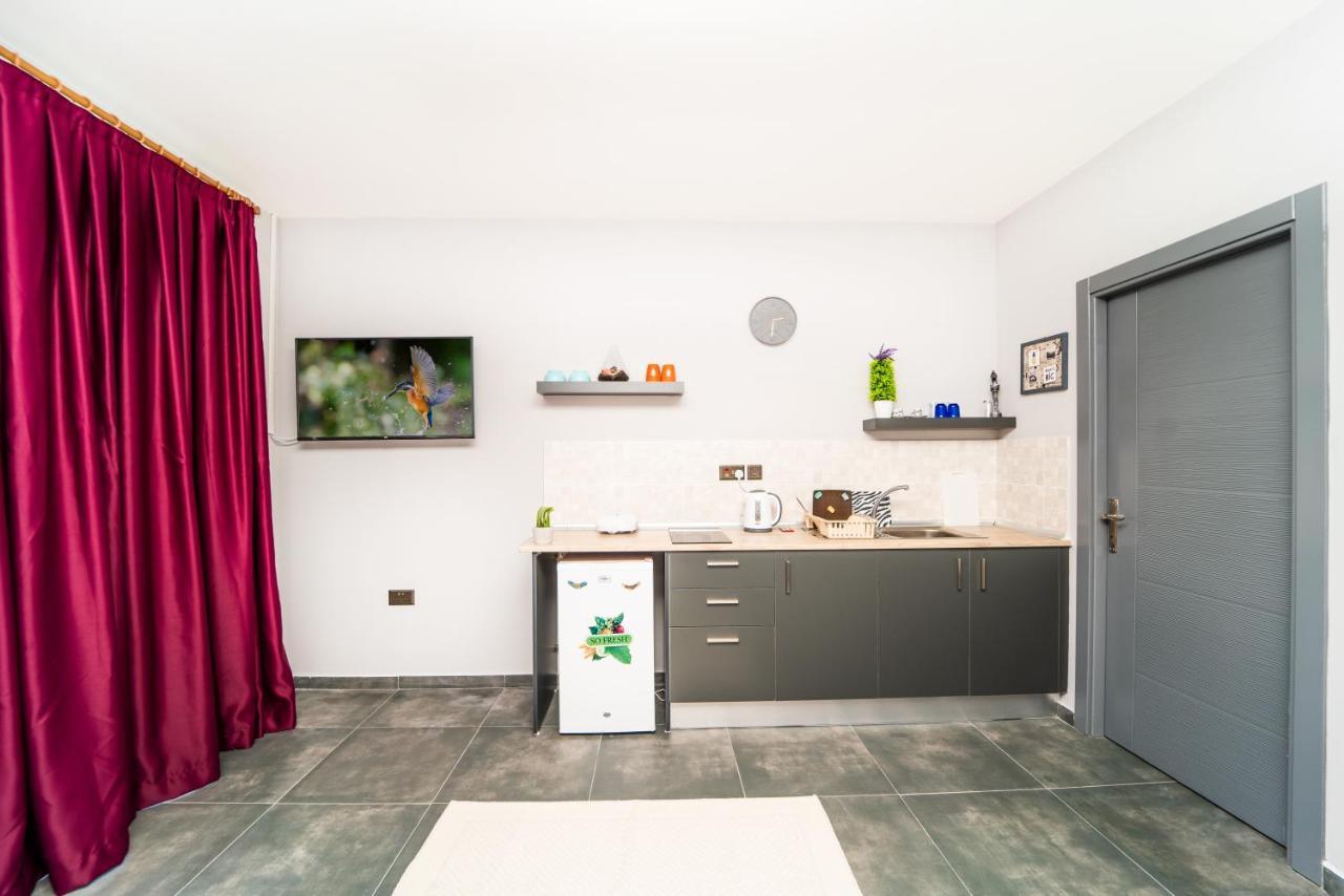 Chardonnay Guest Studio Rooms With Great View For Nature Lovers Kyrenia  Eksteriør billede